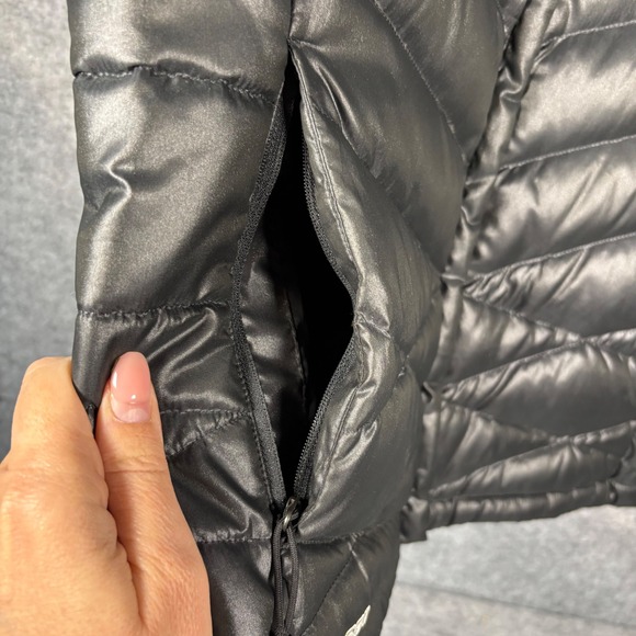 The North Face Womens 550 Down Puffer Vest Black Chevron Quilted Size Medium - Picture 6 of 11